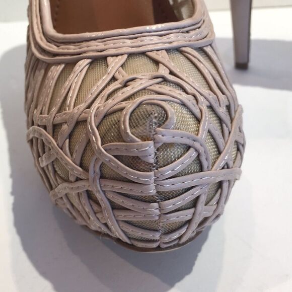 Calvin Klein Beige Pumps size 6.5 - Picture 2 of 11